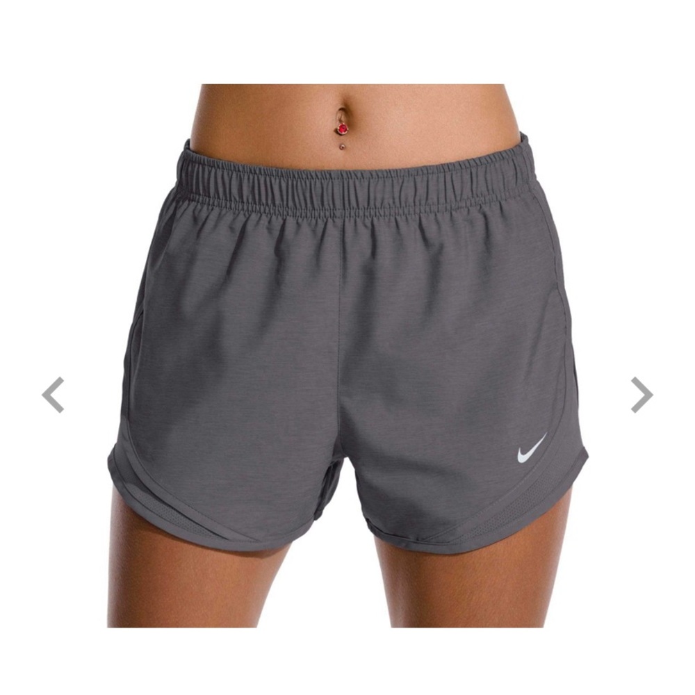 woman nike shorts